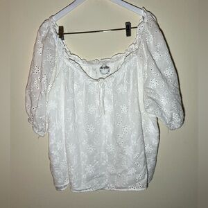 White embroidered off the shoulder blouse One size (fits plus size)